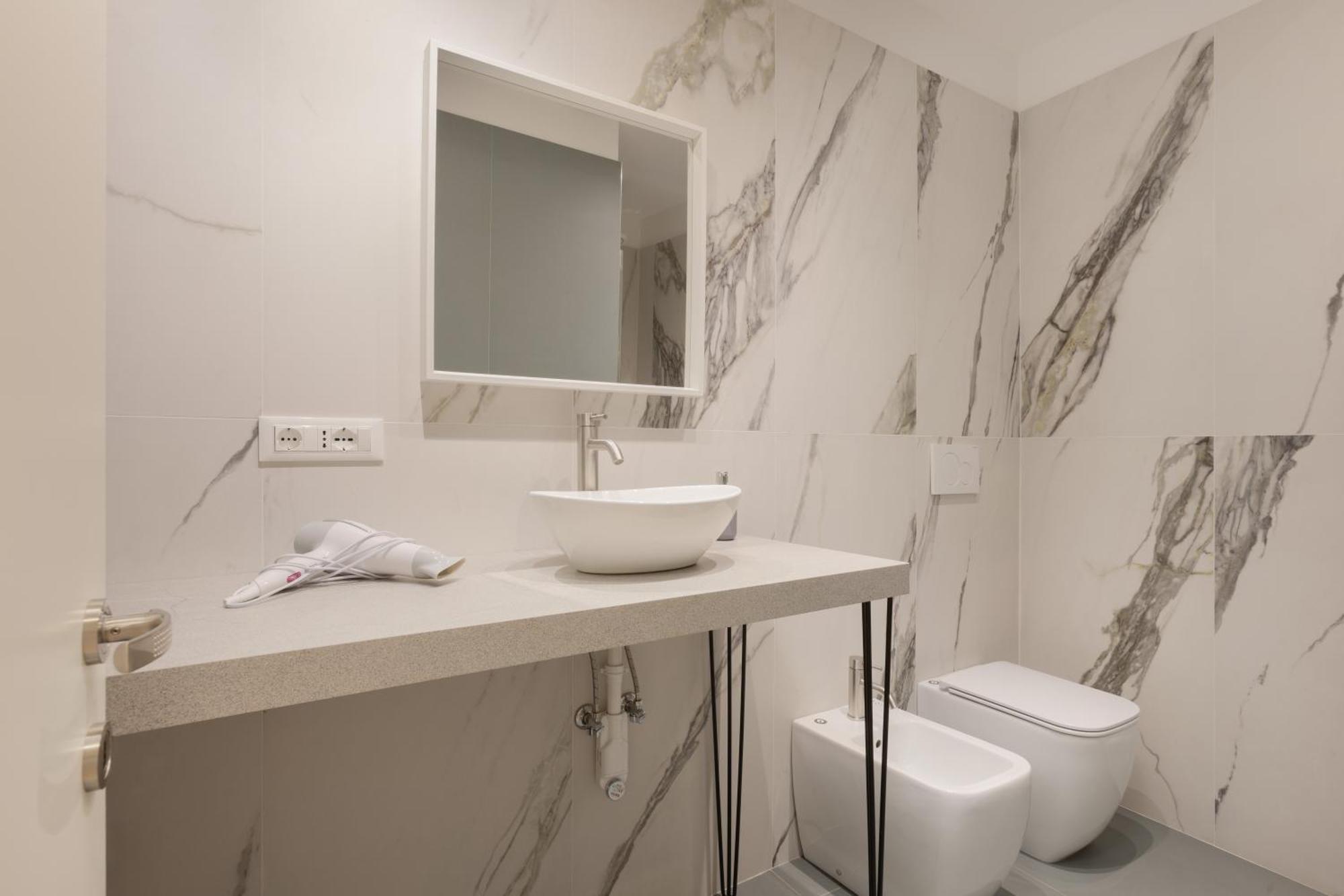 Snapstay Luxury Apartments In Centro A トリエステ エクステリア 写真