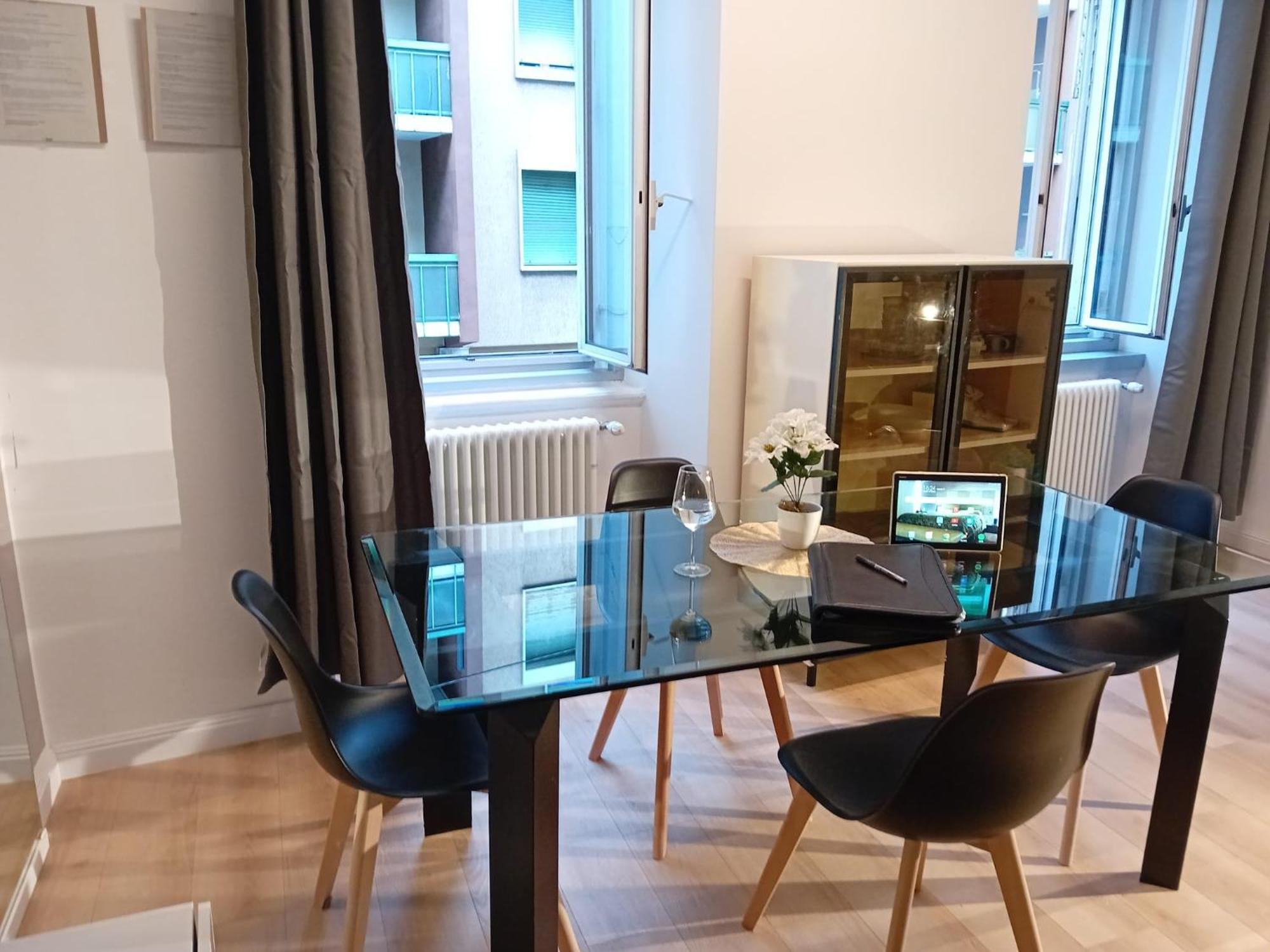 Snapstay Luxury Apartments In Centro A トリエステ エクステリア 写真