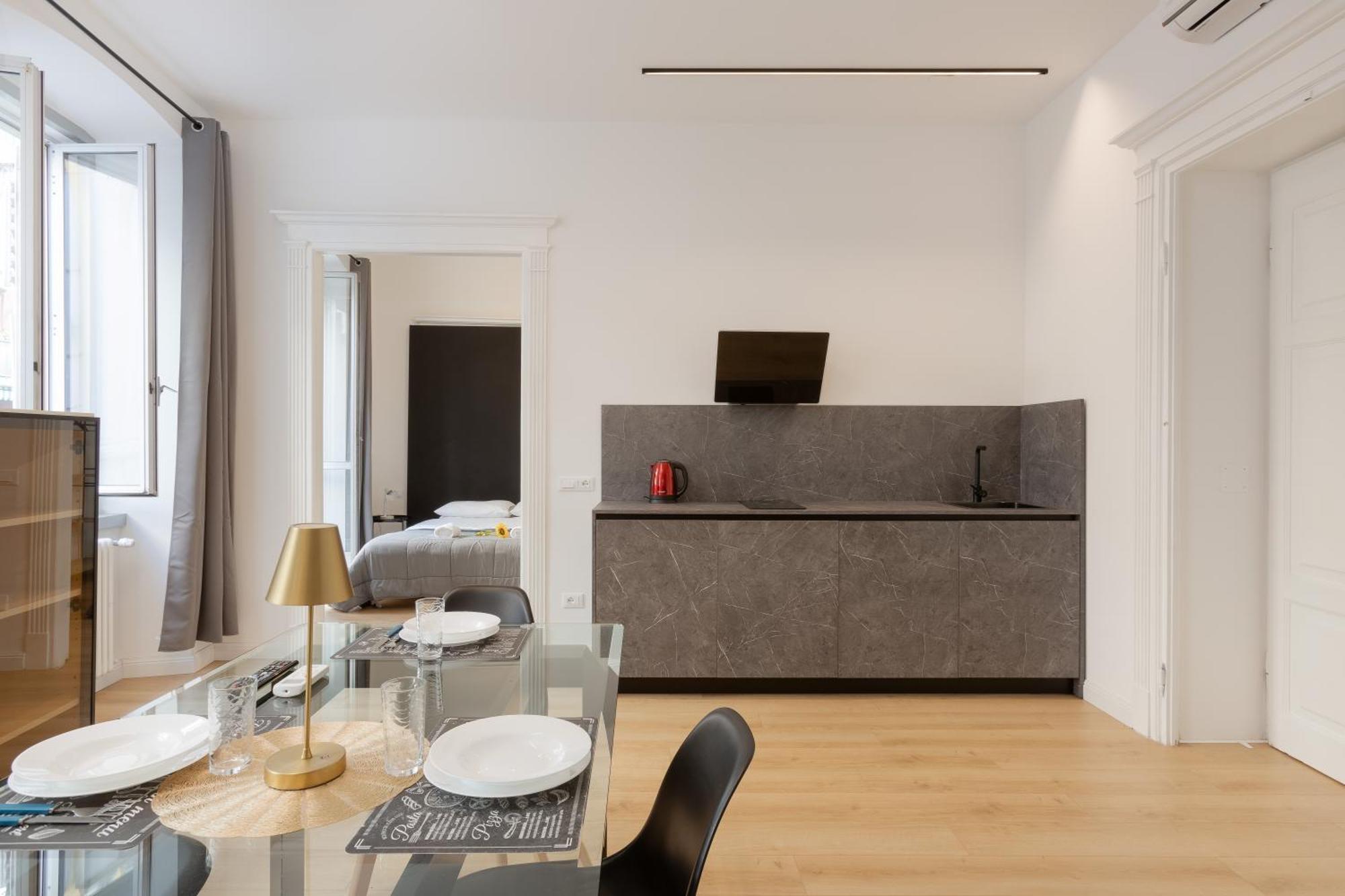 Snapstay Luxury Apartments In Centro A トリエステ エクステリア 写真