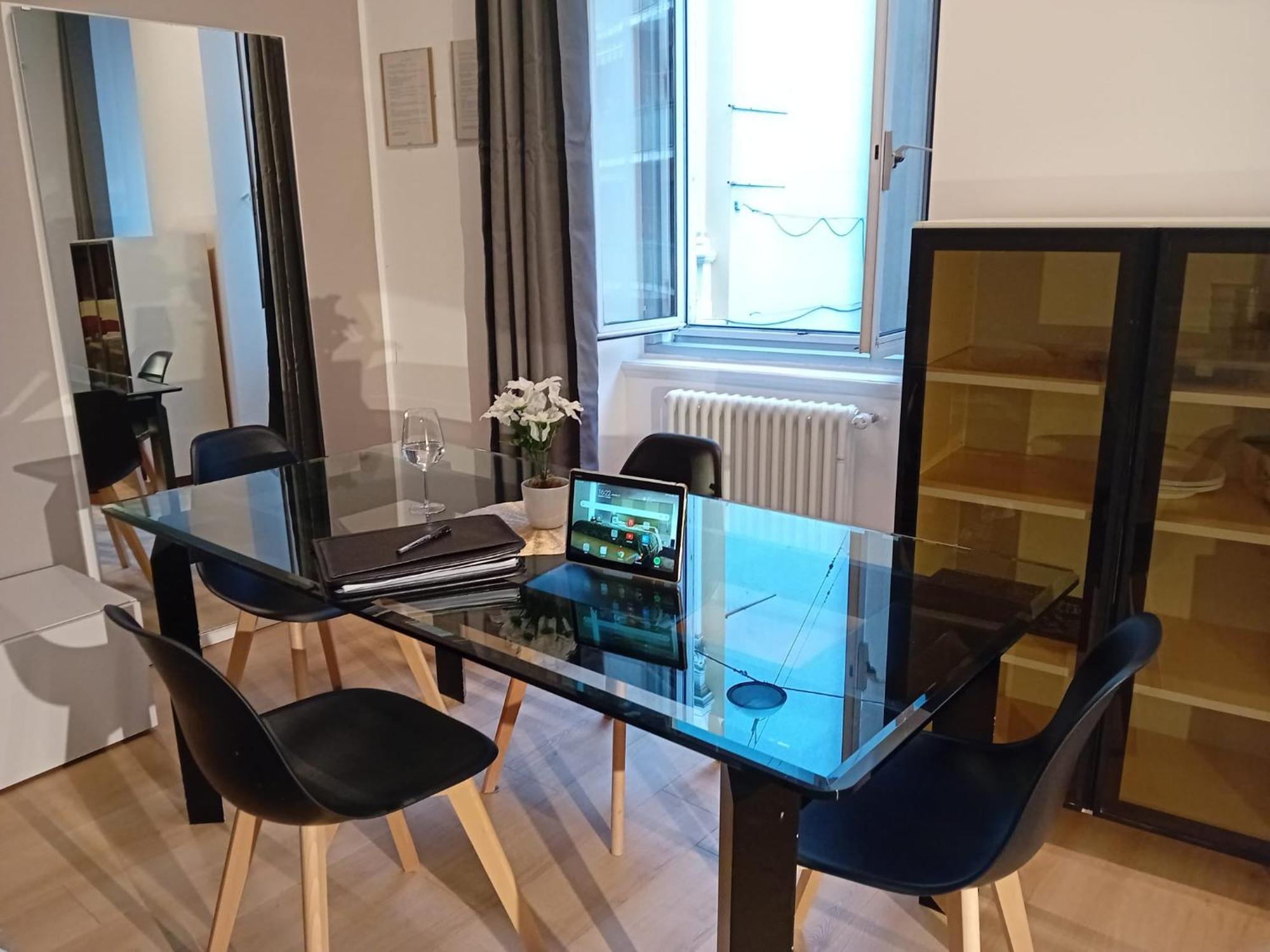 Snapstay Luxury Apartments In Centro A トリエステ エクステリア 写真